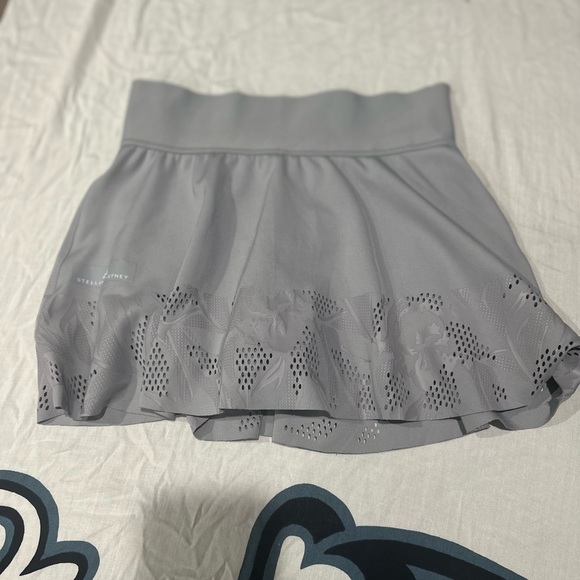 Adidas Stella Mc Cartney Gray Flower Print Tennis Skirt size Small - Picture 2 of 8